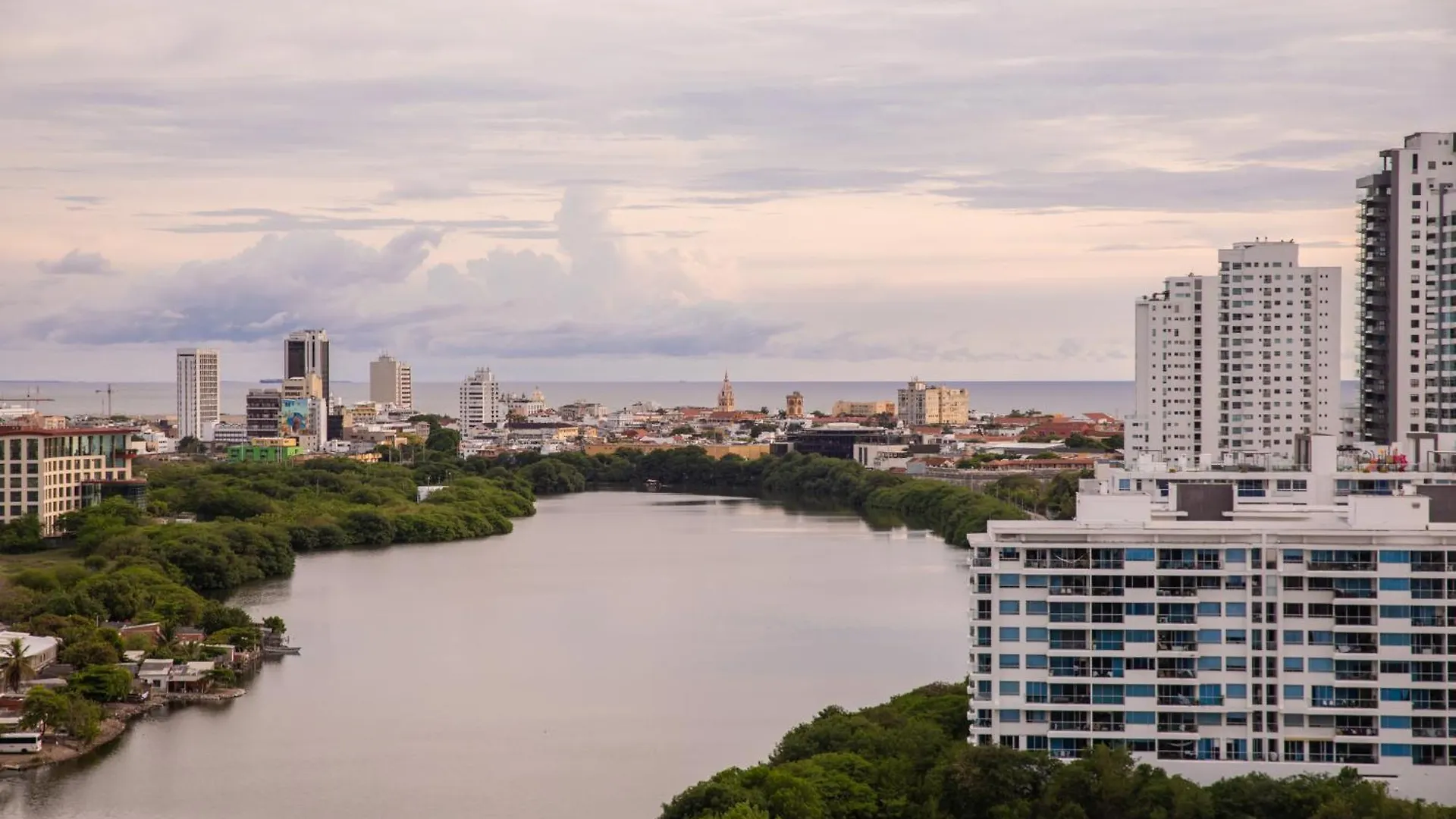 Amazing Luxury Duplex In Penthouse-Style With Private Jacuzzi By Evintra Stays Cartagena Kolumbie
