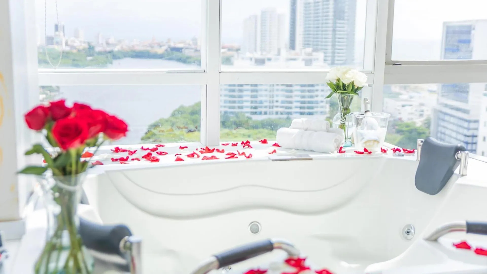 Apartment Amazing Luxury Duplex In Penthouse-Style With Private Jacuzzi By Evintra Stays Cartagena